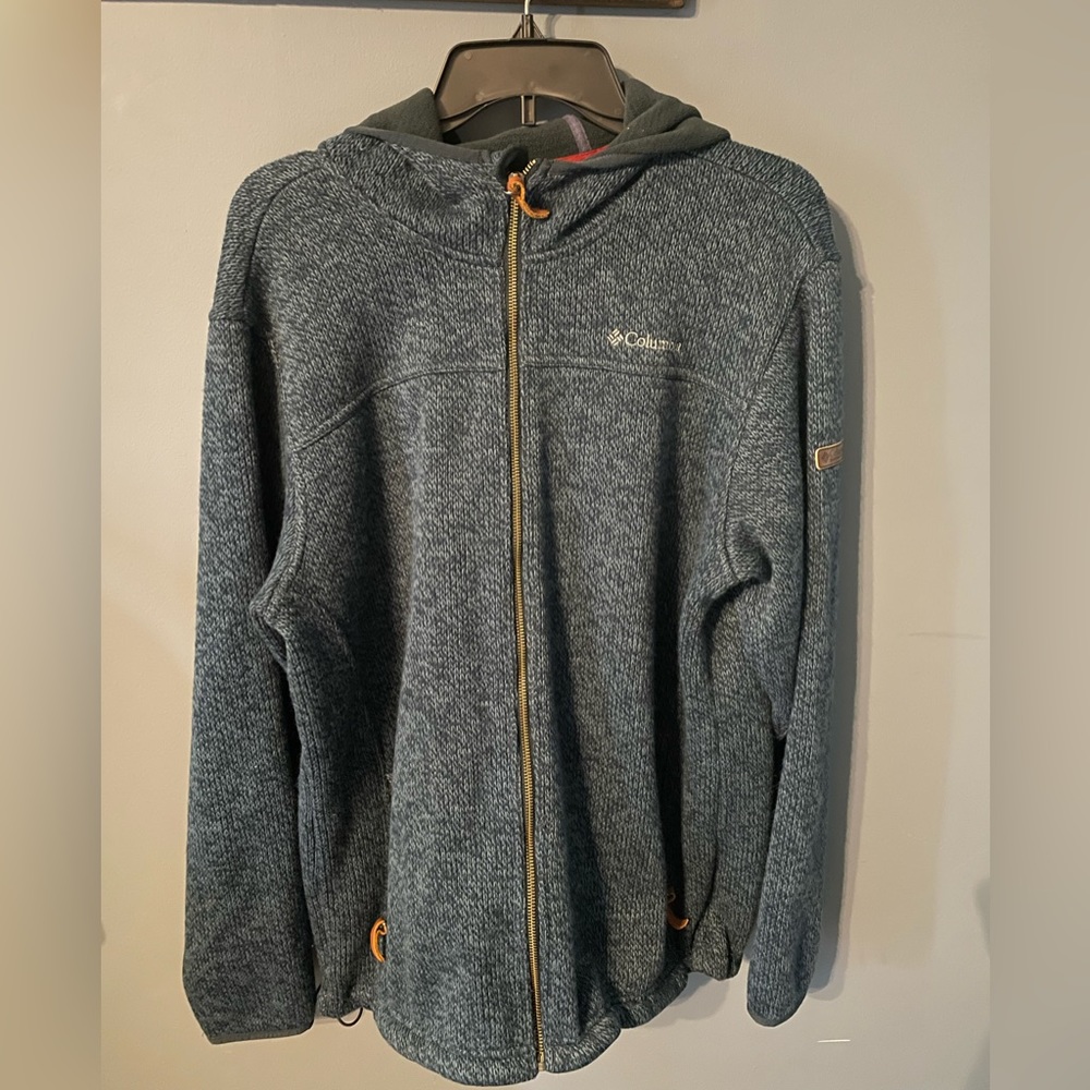 Columbia jacket. Really cozy. great condition.